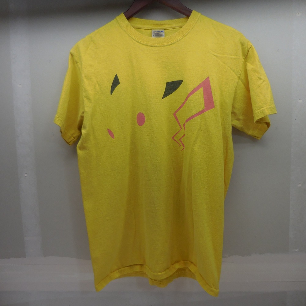 Gildan Pokemon Pikachu Graphic T-Shirt Mens Medium Yellow Short Sleeve Cotton
